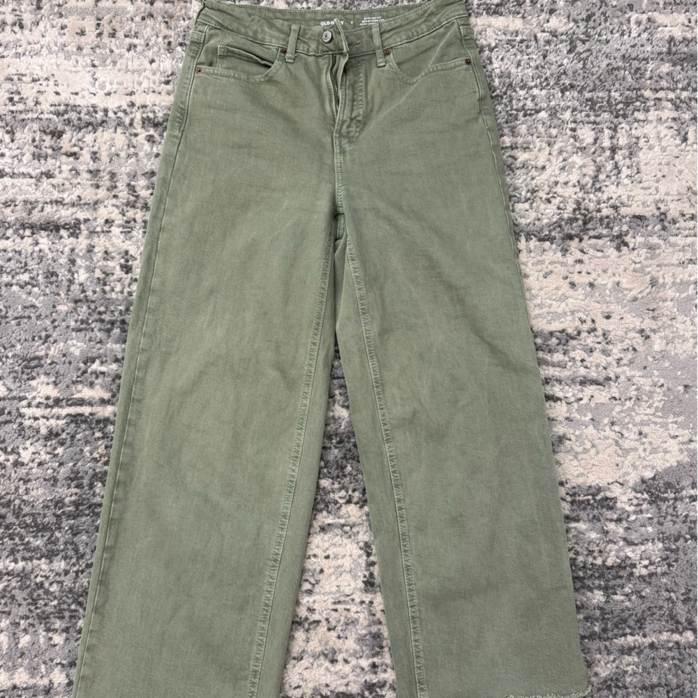 Old Navy Women's Straight Leg Jeans in Sage Green